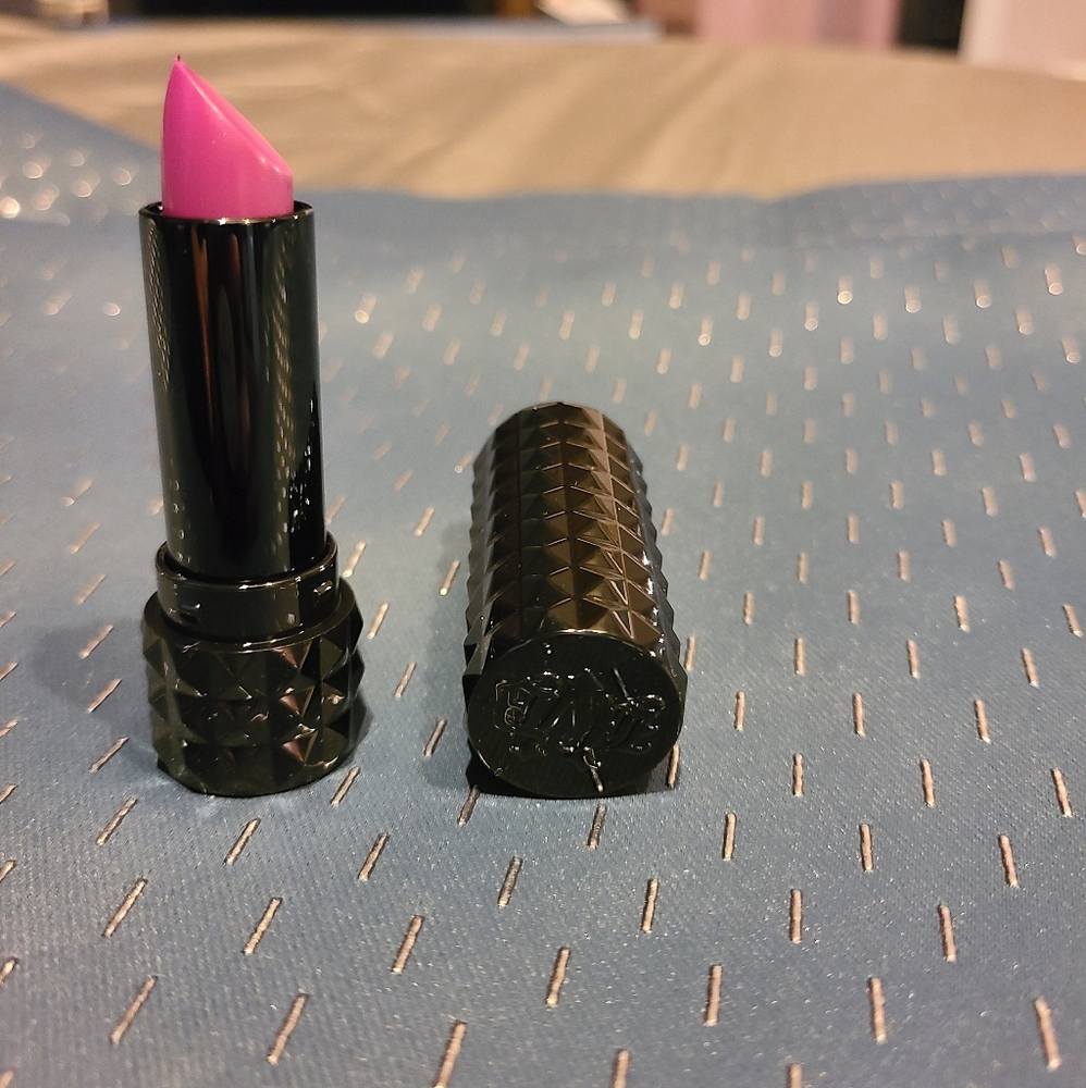 Kat von d lipstick